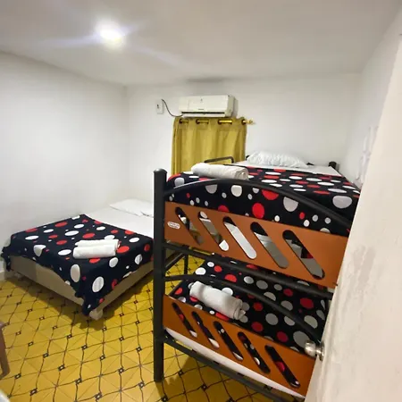 Guest house Hostal Familiar Caribbean Blue