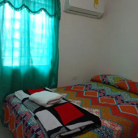 Hostal Familiar Caribbean Blue Guest house