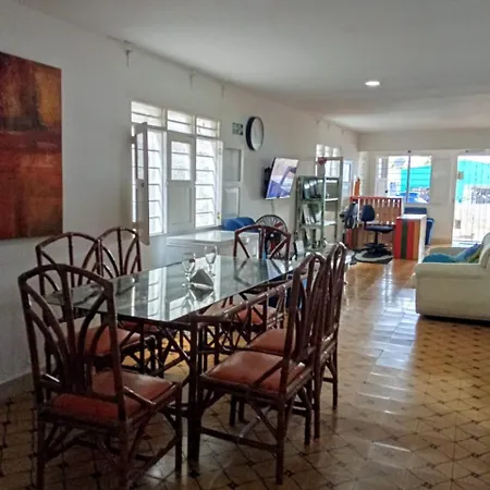 Guest house Hostal Familiar Caribbean Blue