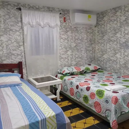 Hostal Familiar Caribbean Blue